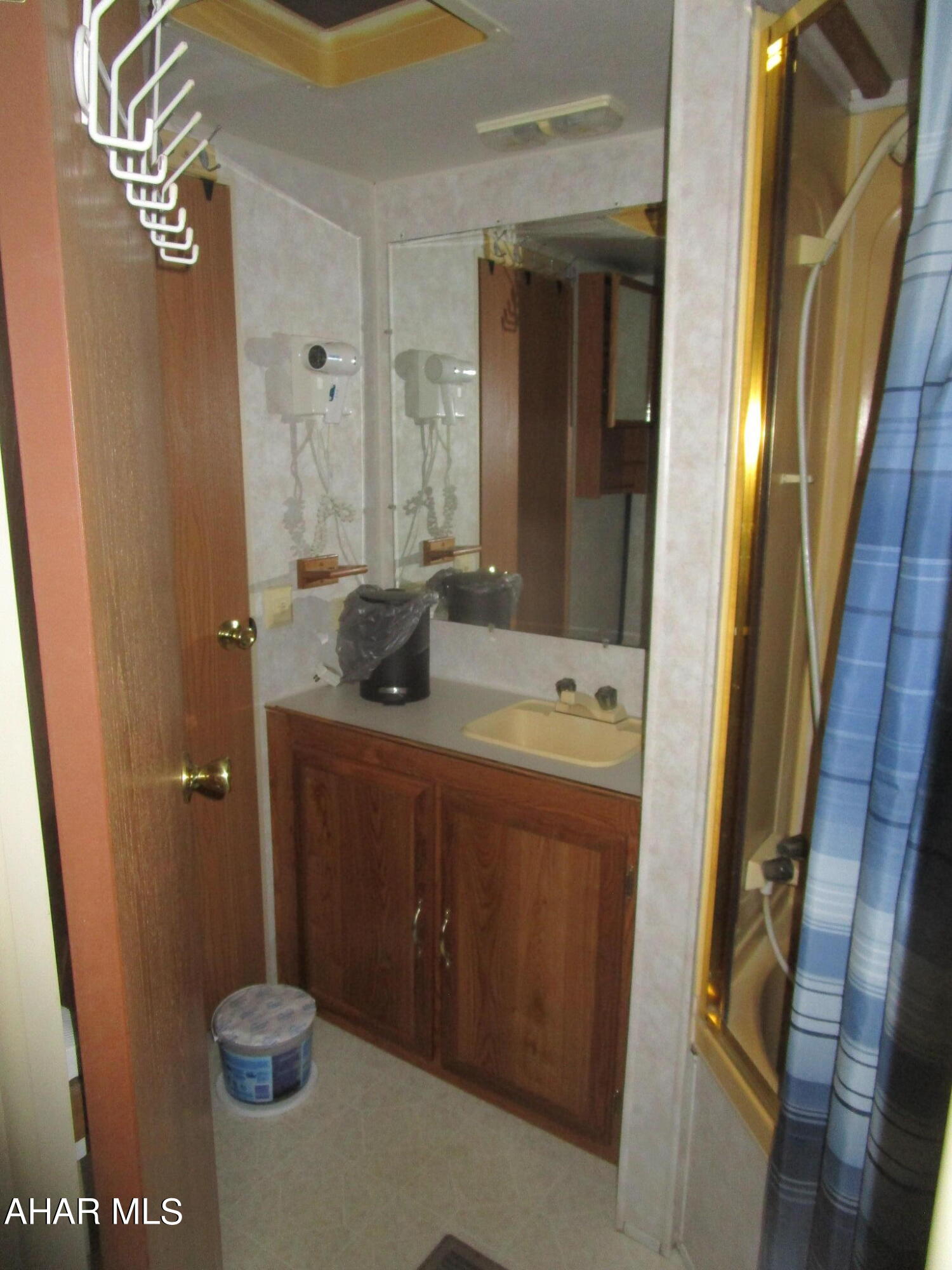 Glendale Yearound - Residential