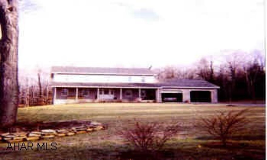 LOVELY LGE 2-STY. EXTRA LARGE BEDROOMS. PRIVATE. COUNTRY. PRE-QUALIFIED BUYERS ONLY. HOME NEEDS FINISHING TOUCHES. CALL LOUANN FOR MORE INFO.