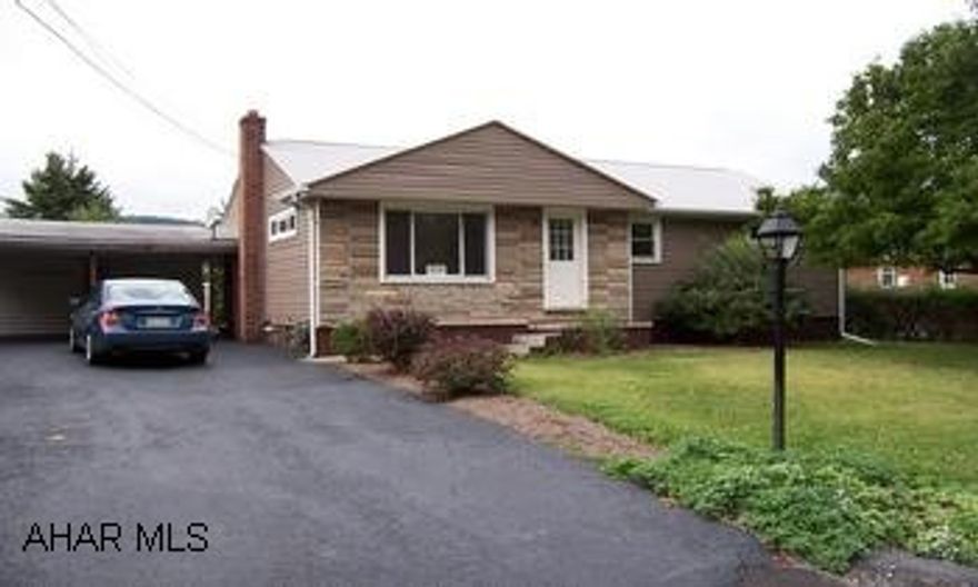 Tipton area remodeled ranch home.  Beautiful new oak kitchen. Carport and paved drive. Must see! Tipton area remodeled ranch home. Beautiful new oak kitchen. Carport and paved drive. Must see!