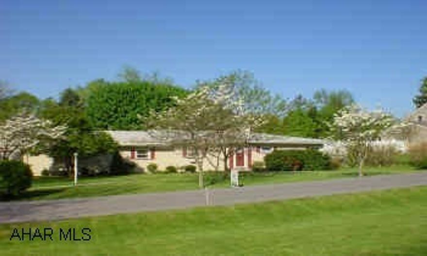 PRISTINE SYLVAN HILLS RANCHER - One floor living on level lot. Exquisite kitchen, master suite with whirlpool tub, plus 1st floor family room and laundry. Central air, newer roof, all appliances, new oversized 2 car garage, and lovely patio. PRISTINE SYLVAN HILLS RANCHER - One floor living on level lot. Exquisite kitchen, master suite with whirlpool tub, plus 1st floor family room and laundry. Central air, newer roof, all appliances, new oversized 2 car garage, and lovely patio.