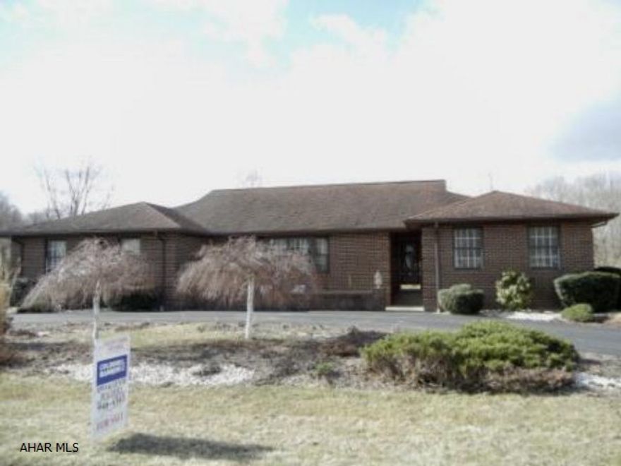 Outstanding Brick one story on a peaceful,flat 1/2 acre lot. Bellwood Schools. Open floor plan, vaulted ceilings and sky lights. Unique large covered porch with an awsome view of nothing but nature. Governor's driveway and beautifull maintenance-free landscaping makes this home as lovely outisde as it is inside. Shed w/ electric. Underground dog fence. A must see!