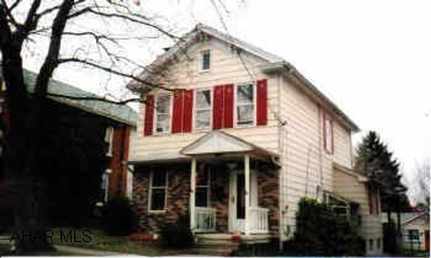 3 bedroom, 1.5 bath, oak kitchen with breakfast room.  Newly remodeled.  Fireplace in living room, hardwood floors.