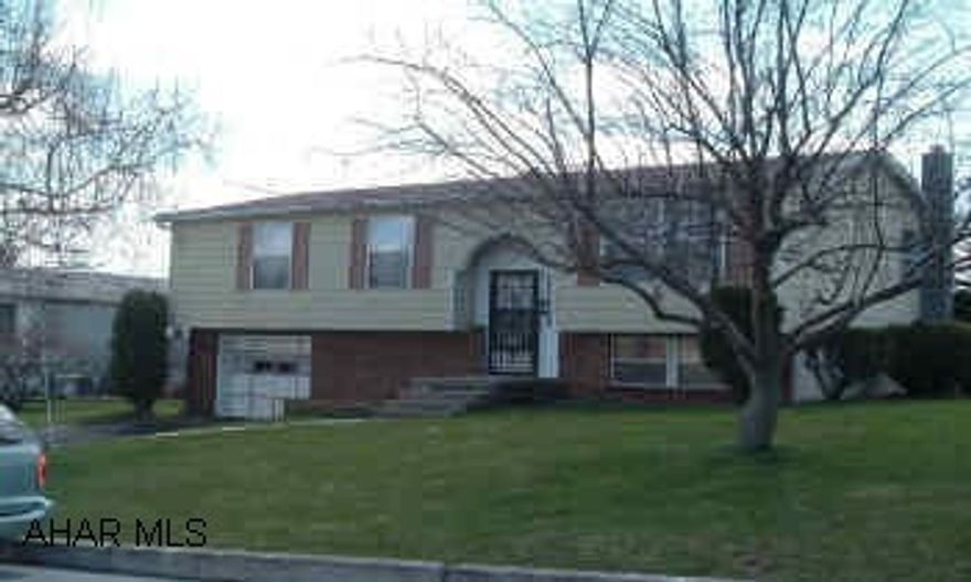 Nice family home - Must See! A real cutie - great neighborhood - great package.  Won't last!!  No showings until April 19th.