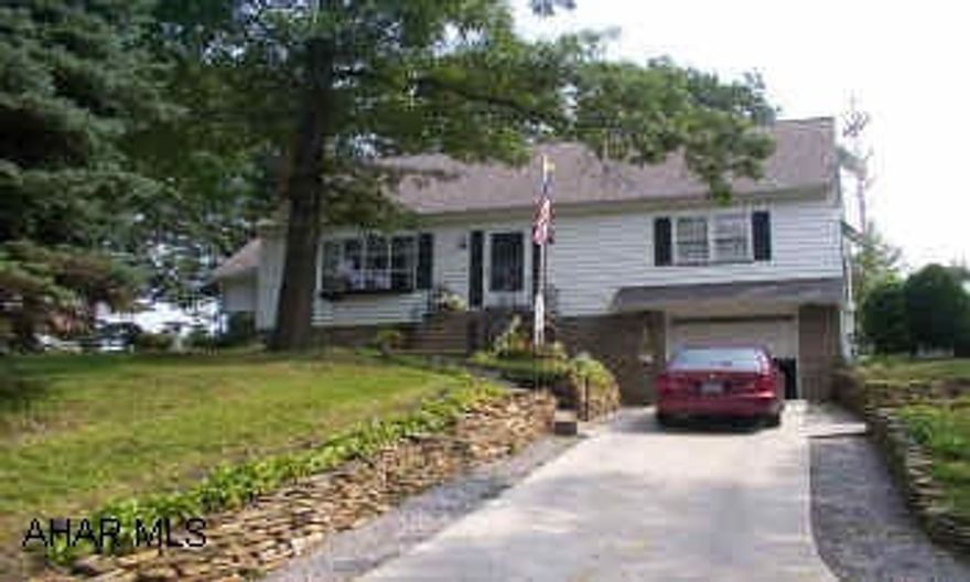 POSSESSION END OF JULY. NO SHOWINGS UNTIL MAY 27. WELL CARED FOR, SPACIOUS, EXCELLENT CONDITION. BEAUTIFUL PRIVATE LOT.