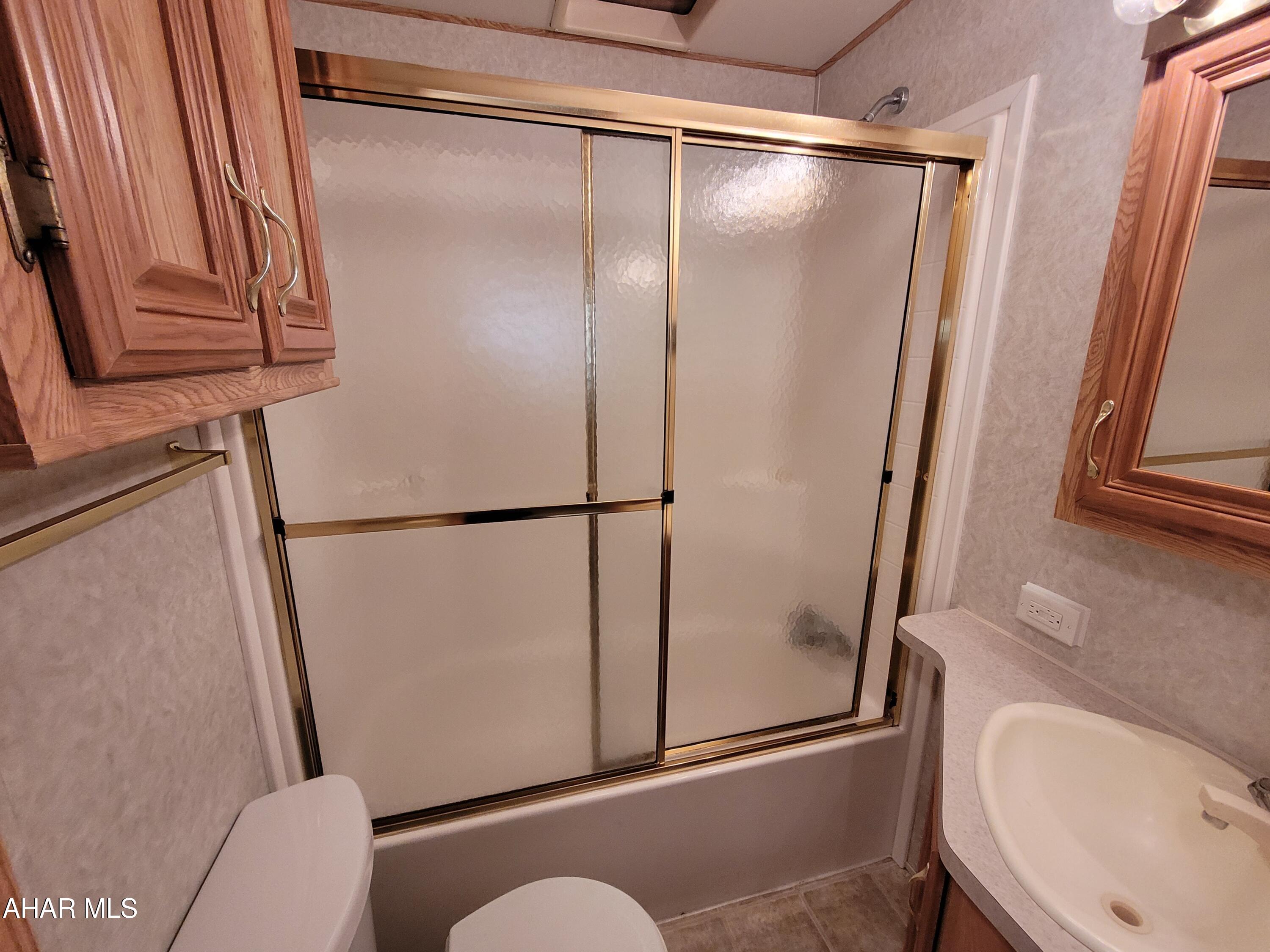 Glendale Yearound - Residential