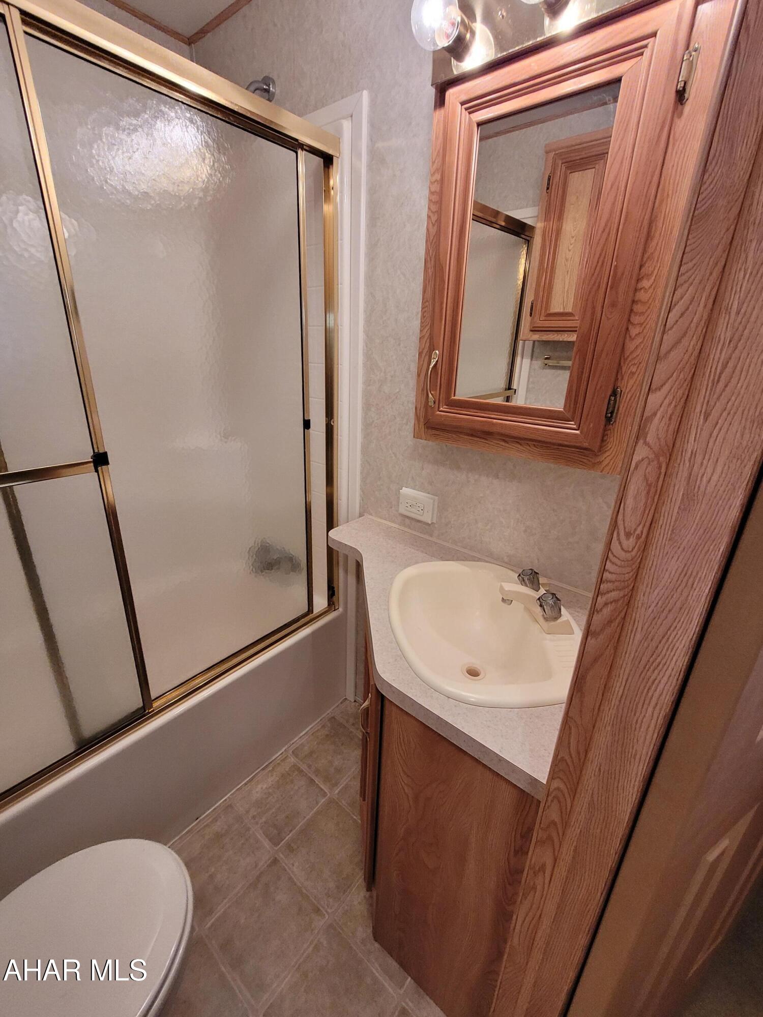 Glendale Yearound - Residential