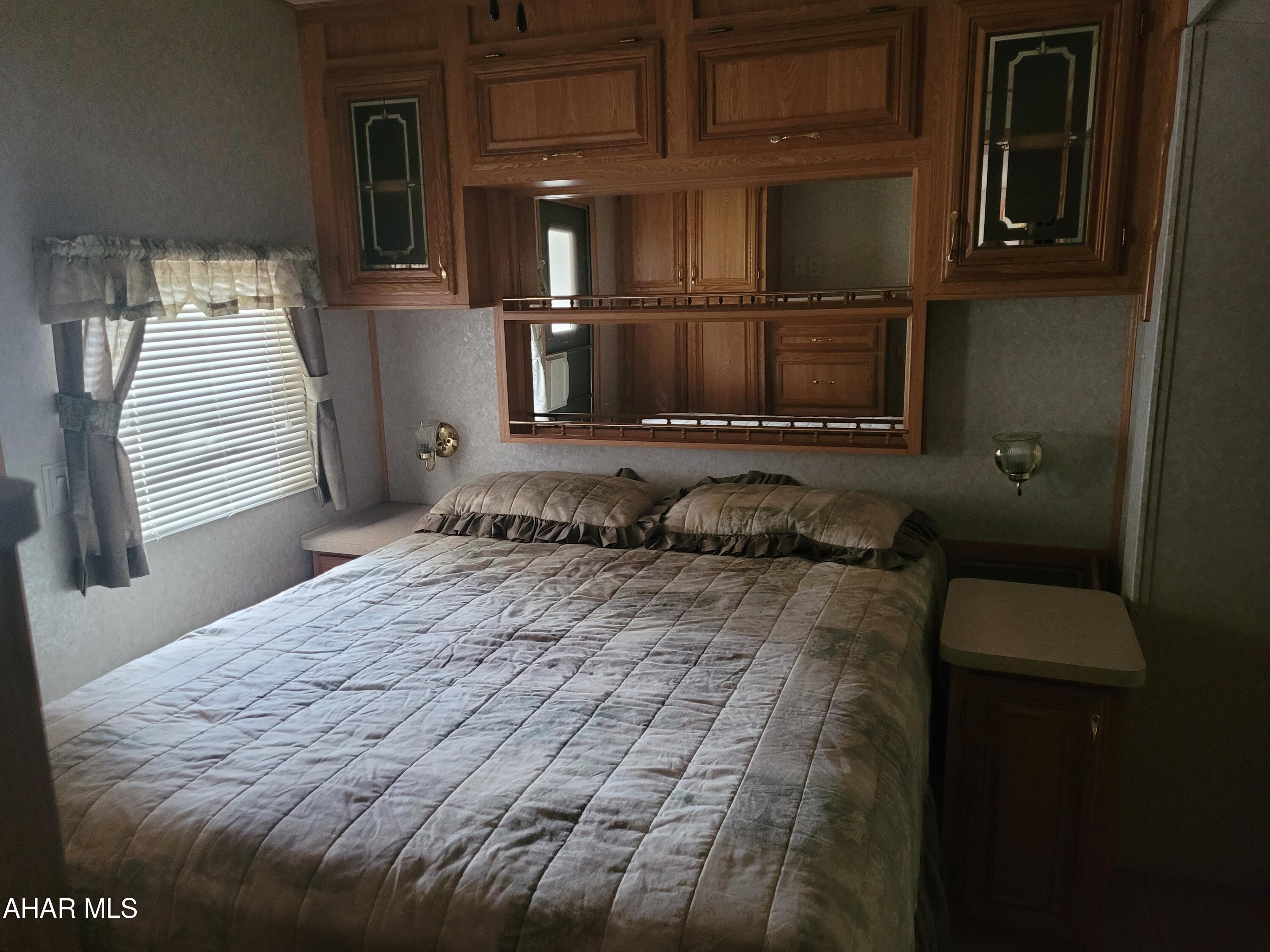 Glendale Yearound - Residential