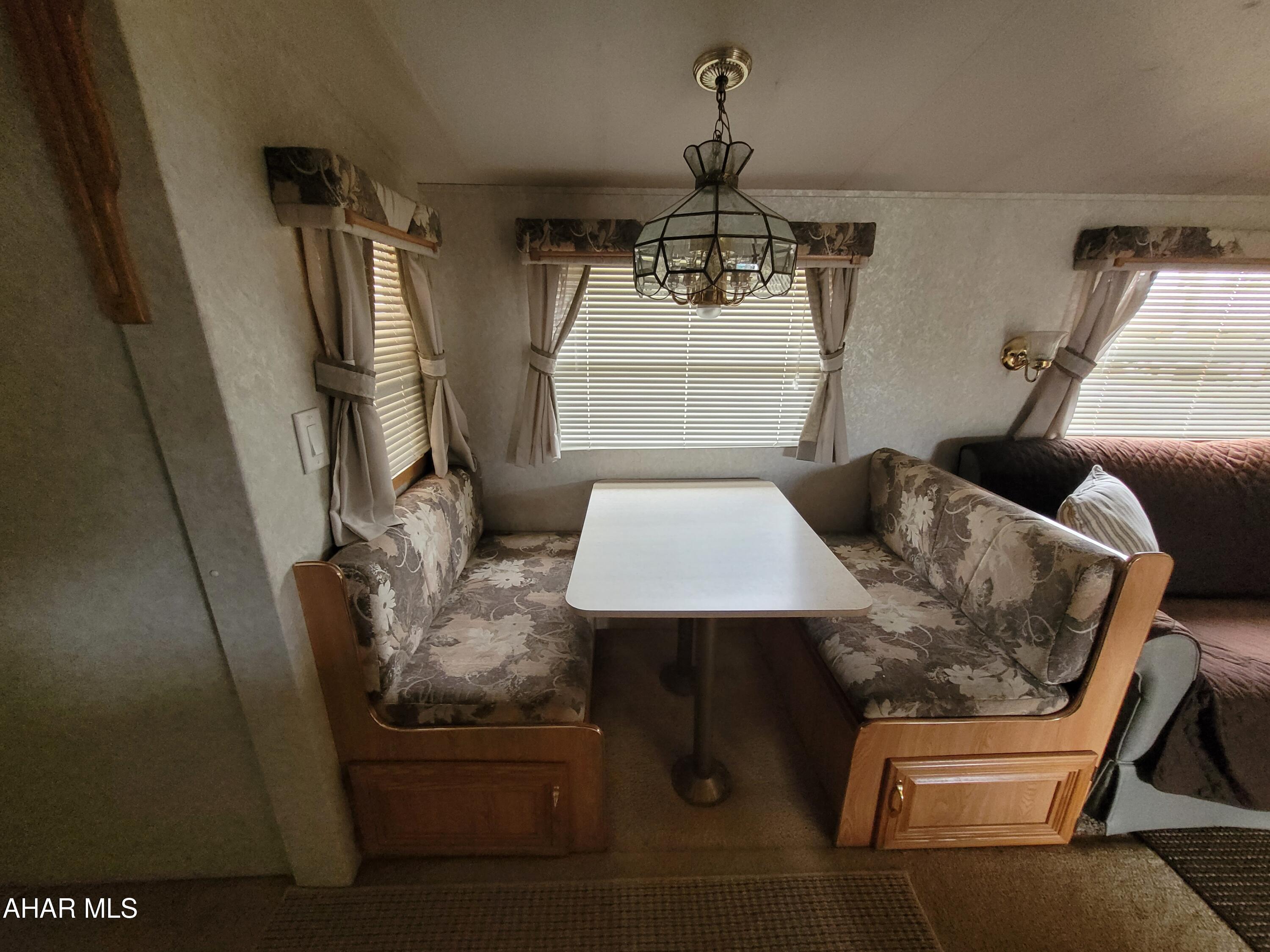 Glendale Yearound - Residential