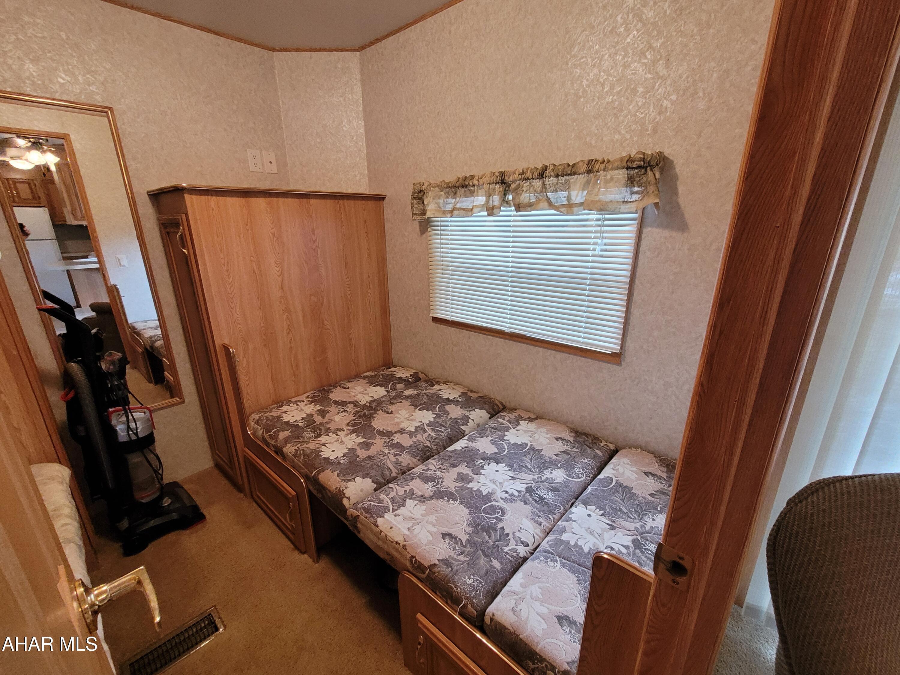 Glendale Yearound - Residential