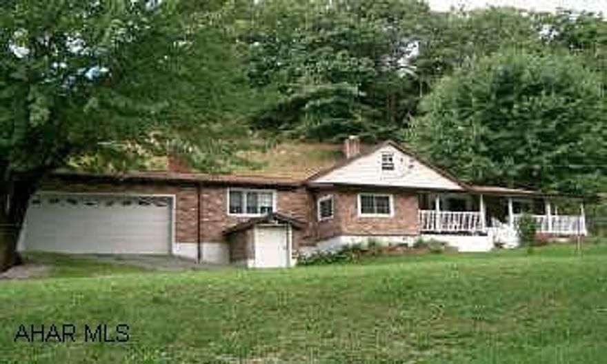 RANCH HOME, 2 CAR GARAGE, CENTRAL AIR, NEW WINDOWS, FENCED PASTURE - 5 ACRES. NICELY REMODELED RANCH HOME!  NEW SIDING AND WINDOWS, NEWER ROOF, UPDATED MECHANICS.  4 OUTBUILDINGS INCLUDE SHEDS, STORAGE GARAGE, AND BARN.  ADDITIONAL 4.6 ACRES AVAILABLE FOR SALE - SEE AGENT.