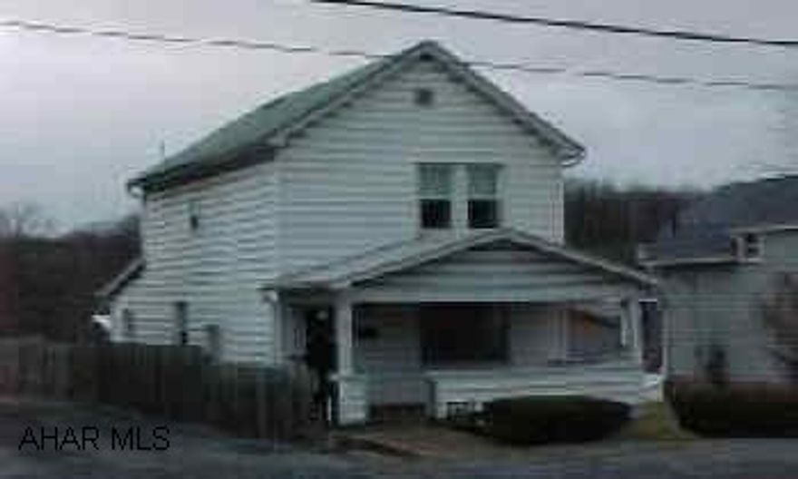 Small, 2 story home with detached garage. C/A and replacement windows. Roll roof. Small, 2 story home with detached garage. C/A and replacement windows. Roll roof.