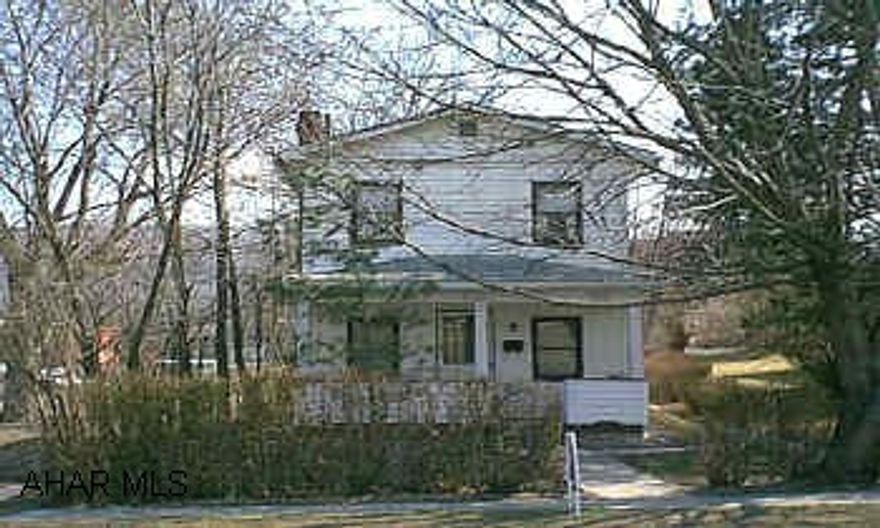 OFF STREET PARKING - ALL NEW DRYWALL IN 1970.  COVERED PATIO.GAS HOT WATER HEAT, BREAKERS,   LOT :  27X200. OFF STREET PARKING - ALL NEW DRYWALL IN 1970.  COVERED PATIO.  GAS HOT WATER HEAT, BREAKERS, LOT:  27X200.