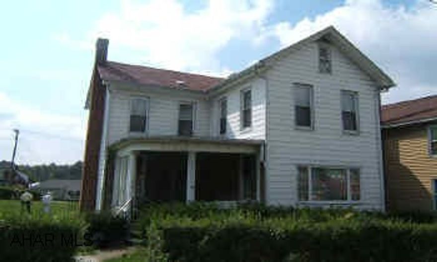 Great starter home.  Closing will not be before 02/01/2006. Closing will not be before 02/01/2006.