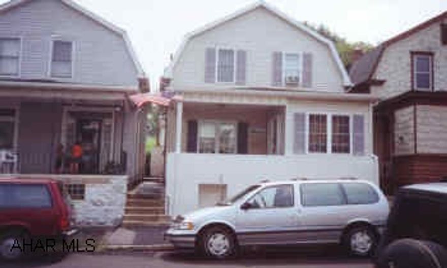 2 STORY VINYL COMPLETELY REDONE. MINT CONDITION.  2 CAR GARAGE WITH ADDED HOT TUB ROOM. PATIO. FENCED YARD. 1ST FLOOR FAMILY ROOM.