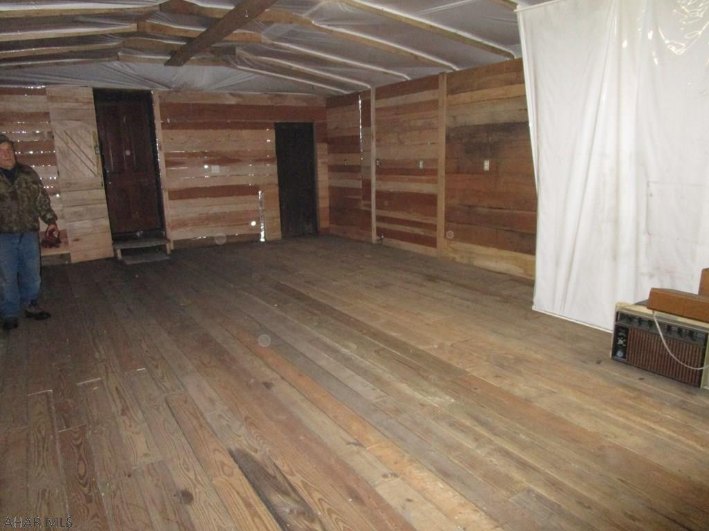 Unknown - Commercial Sale