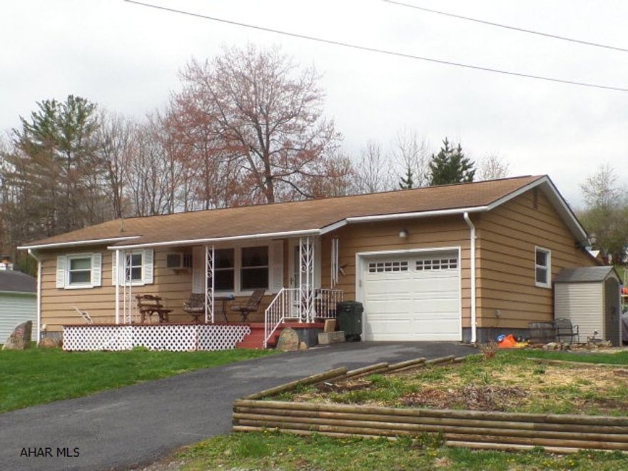 Three bedroom Rancher on a quiet dead end street.  Beautiful kitchen with plenty of Hickory cabinets as well as a stone floor.  All stainless steel appliances are included.  The home has beautiful oak floors throughout. Very large nicely landscaped yard with a fish pond.