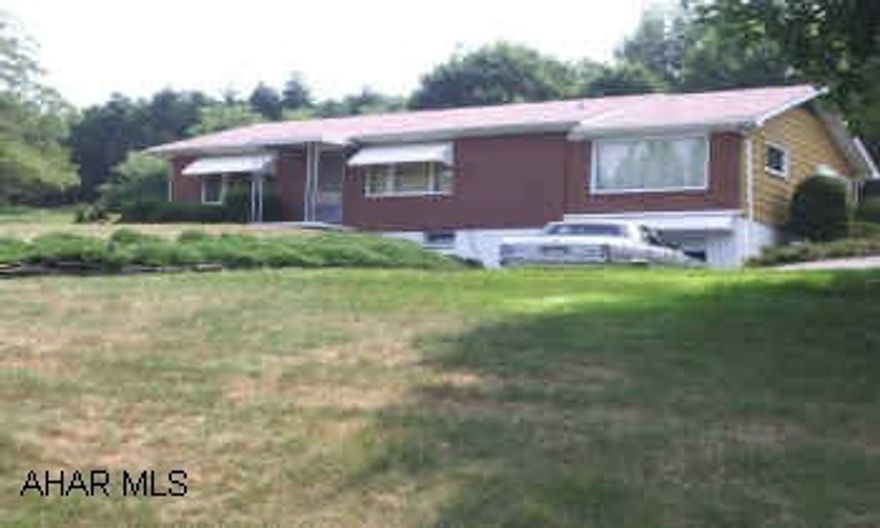 EAST END. LOGAN TWP. ORIGINAL OWNER, ONE STORY ON 1.14 ACRE. THIS PRIVATE LOCATION FEATURES TWO FAMILYROOMS EACH WITH WOOD STOVES AND LARGE EAT-IN KITCHEN. ALL APPLIANCES ARE INCLUDED. EAST END. LOGAN TWP. ORIGINAL OWNER, ONE STORY ON 1.14 ACRE. THIS PRIVATE LOCATION FEATURES TWO FAMILYROOMS EACH WITH WOOD STOVES AND LARGE EAT-IN KITCHEN. ALL APPLIANCES ARE INCLUDED.