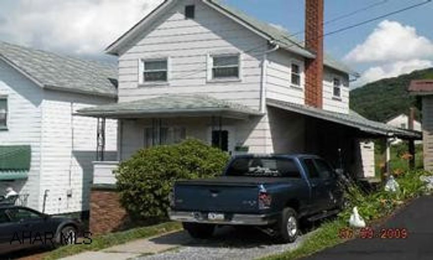 Well Maintained 3 BR, 2 story home with vinyl siding. Move-in condition