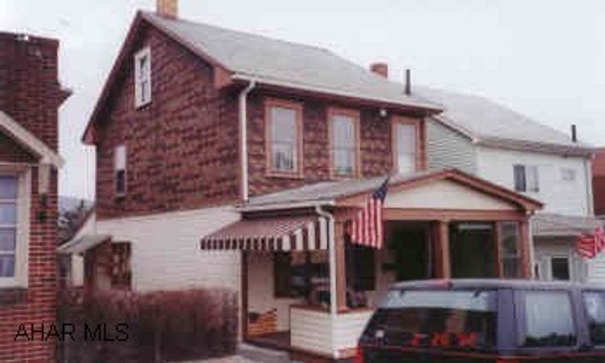 DRIVE BY WILL "NOT" DO THIS HOME JUSTICE.  LARGE LIVING ROOM, DINING ROOM, & KITCHEN. CENTRAL AIR. 1 CAR GARAGE & CARPORT.