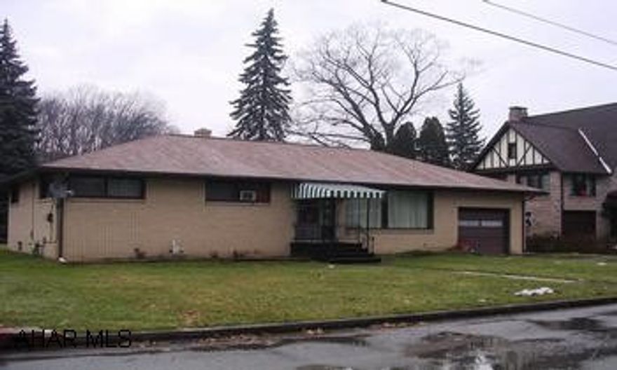 1 CAR ATTACHED AND 1 CAR DETACHED GARAGE, LARGE SHED, LEVEL LOT.  FLOOD INSURANCE $263 PER YEAR, SELLERS RATE. 1 CAR ATTACHED AND 1 CAR DETACHED GARAGE, LARGE SHED, LEVEL LOT.  FLOOD INSURANCE $263 PER YEAR, SELLERS RATE.