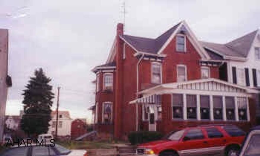 ELEGANT BRICK COLONIAL FEATURING HARDWOOD FLOORS, POCKET DOORS, AND LARGE ROOM SIZES. LARGE LOT SIZE. SALE TO INCLUDE ALL APPLIANCES.