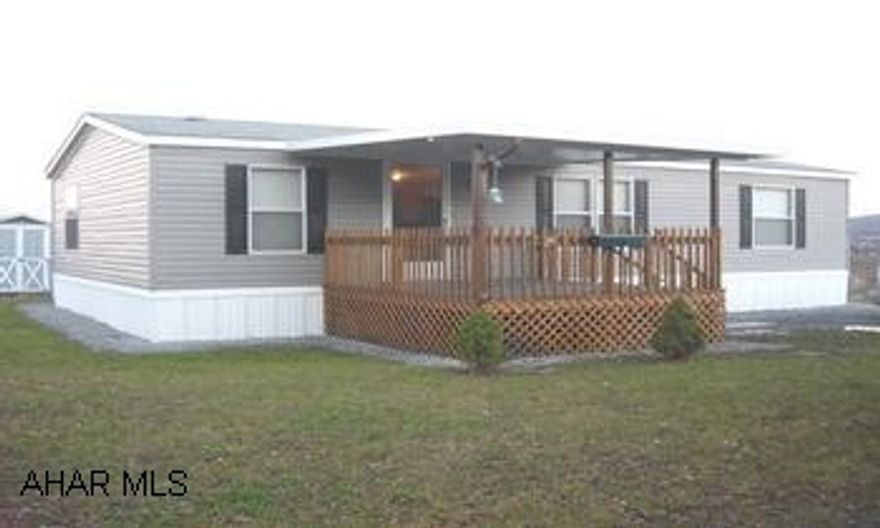 2003 FLEETWOOD DOUBLEWIDE. REAR DECK W/ GORGEOUS VIEW , FRONT PORCH. LOT RENT $245 INCLUDES TRASH. HOME WARRANTY INCLUDED. 2003 FLEETWOOD DOUBLEWIDE. REAR DECK W/ GORGEOUS VIEW , FRONT PORCH. LOT RENT $245 INCLUDES TRASH. HOME WARRANTY INCLUDED.
