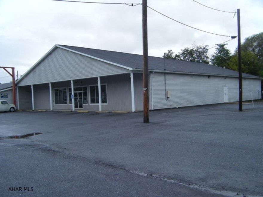 Former Dollar General building. Now vacant. 7,200 sq'. Will lease at $2,500/month - 2 years. Other rentals include 4 storefront businesses, 4 apartment units, 12 storage units. Total units at full occupancy= $86,160/yr. Total hard expenses are $29,394. NOI $56766.