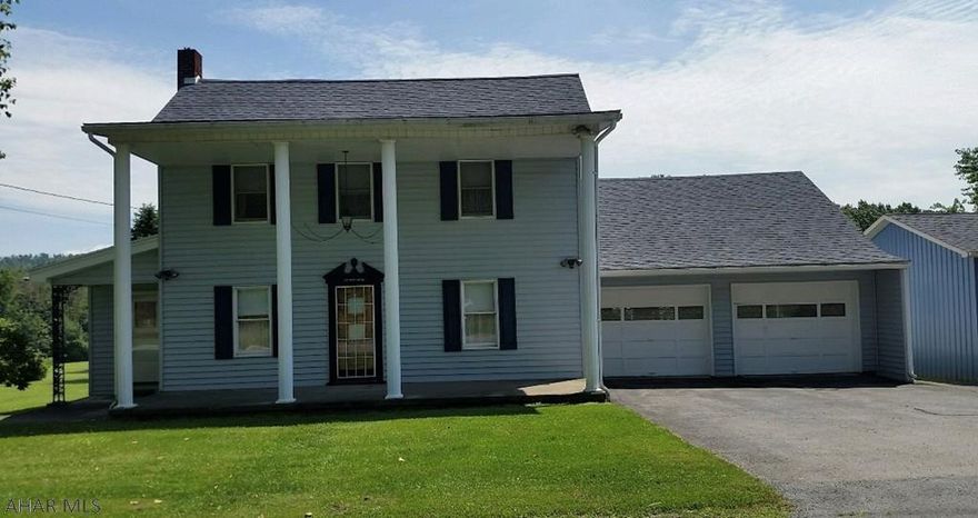 Large two story situated on 4 acres. Country living at its best! Just needs your finishing touches. Nice level land, huge garage space. Perfect for all your outdoor activities!