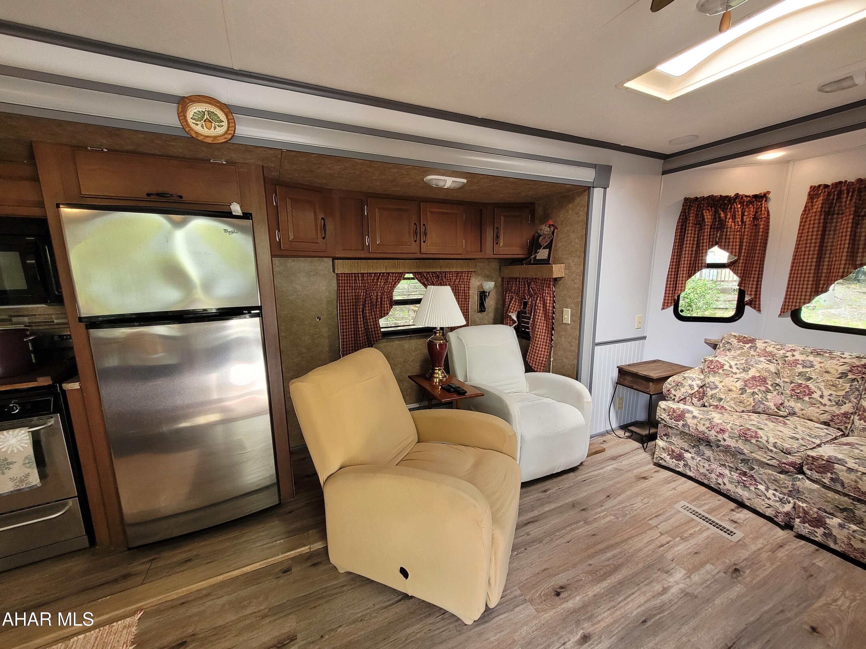 Glendale Yearound - Residential