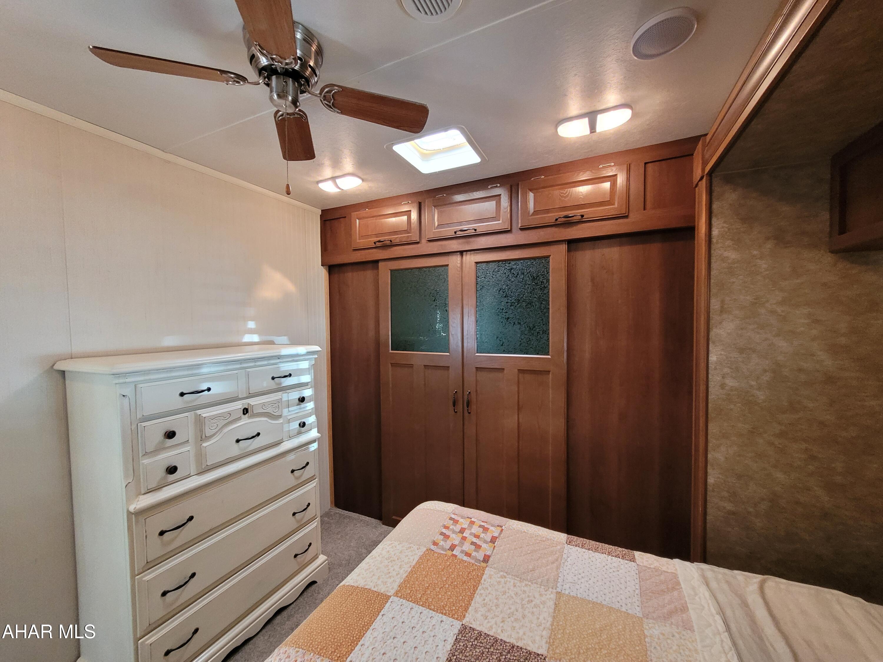 Glendale Yearound - Residential