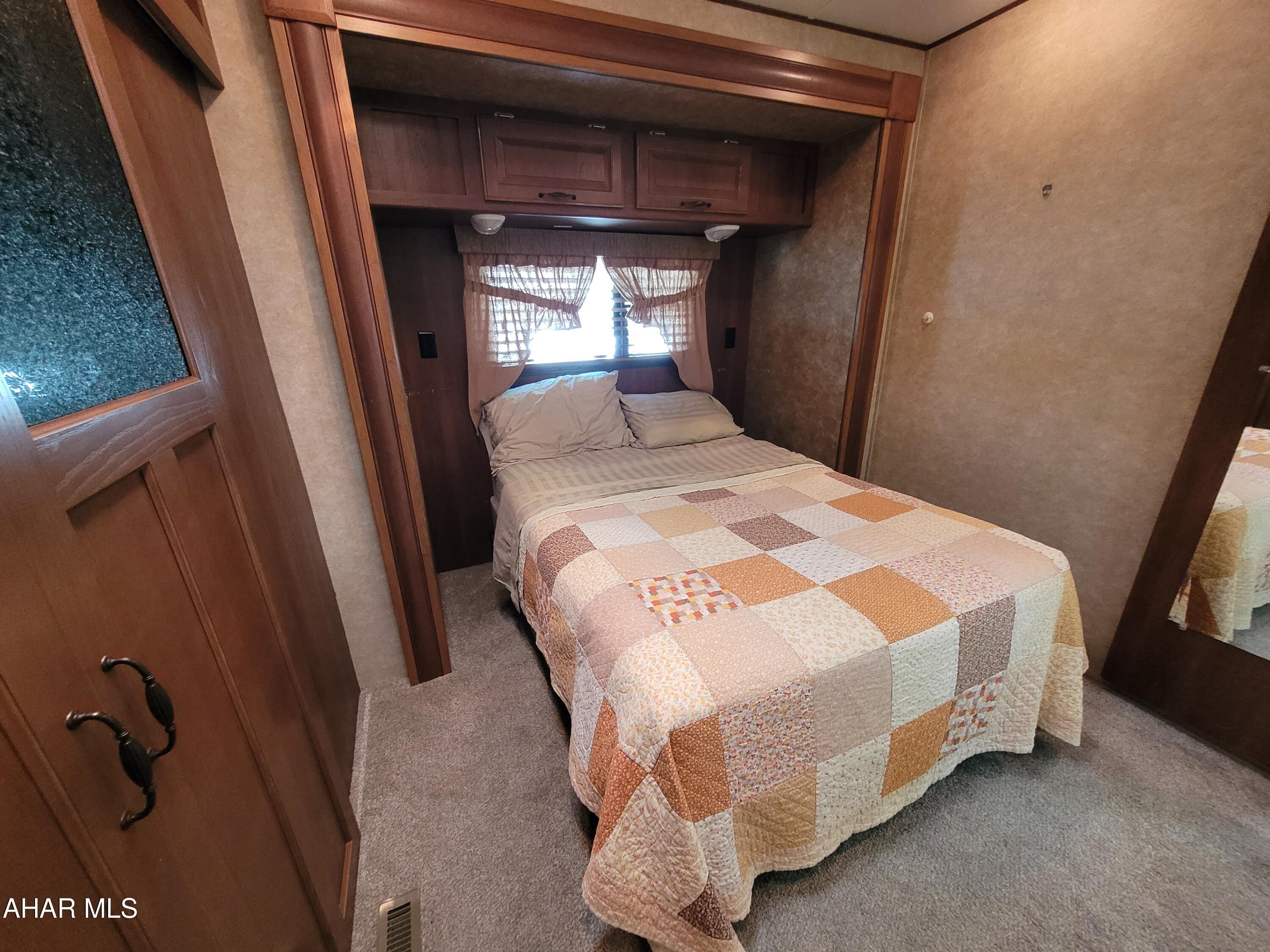 Glendale Yearound - Residential