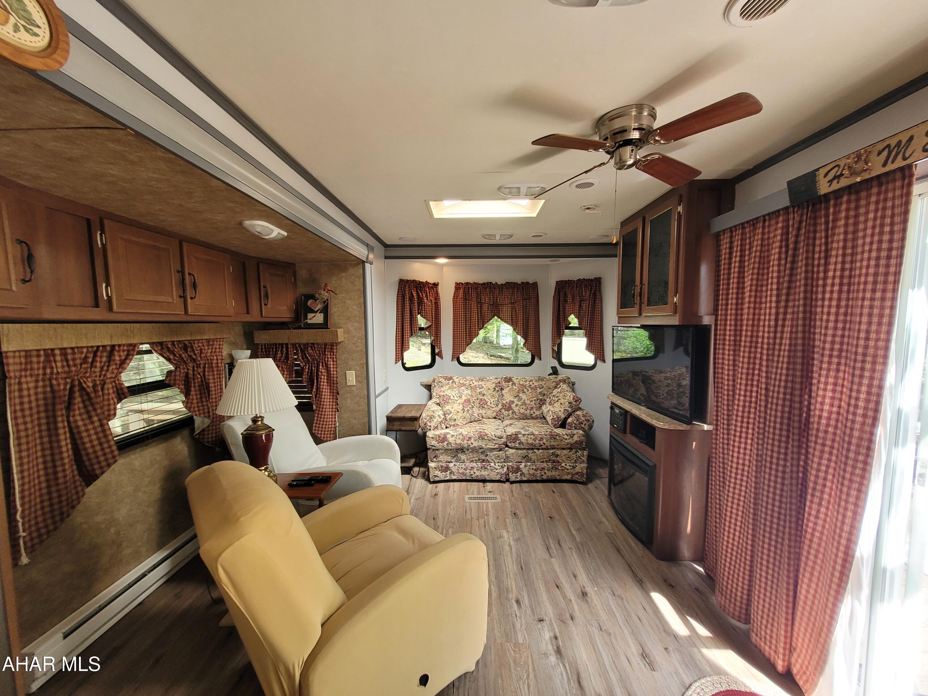 Glendale Yearound - Residential