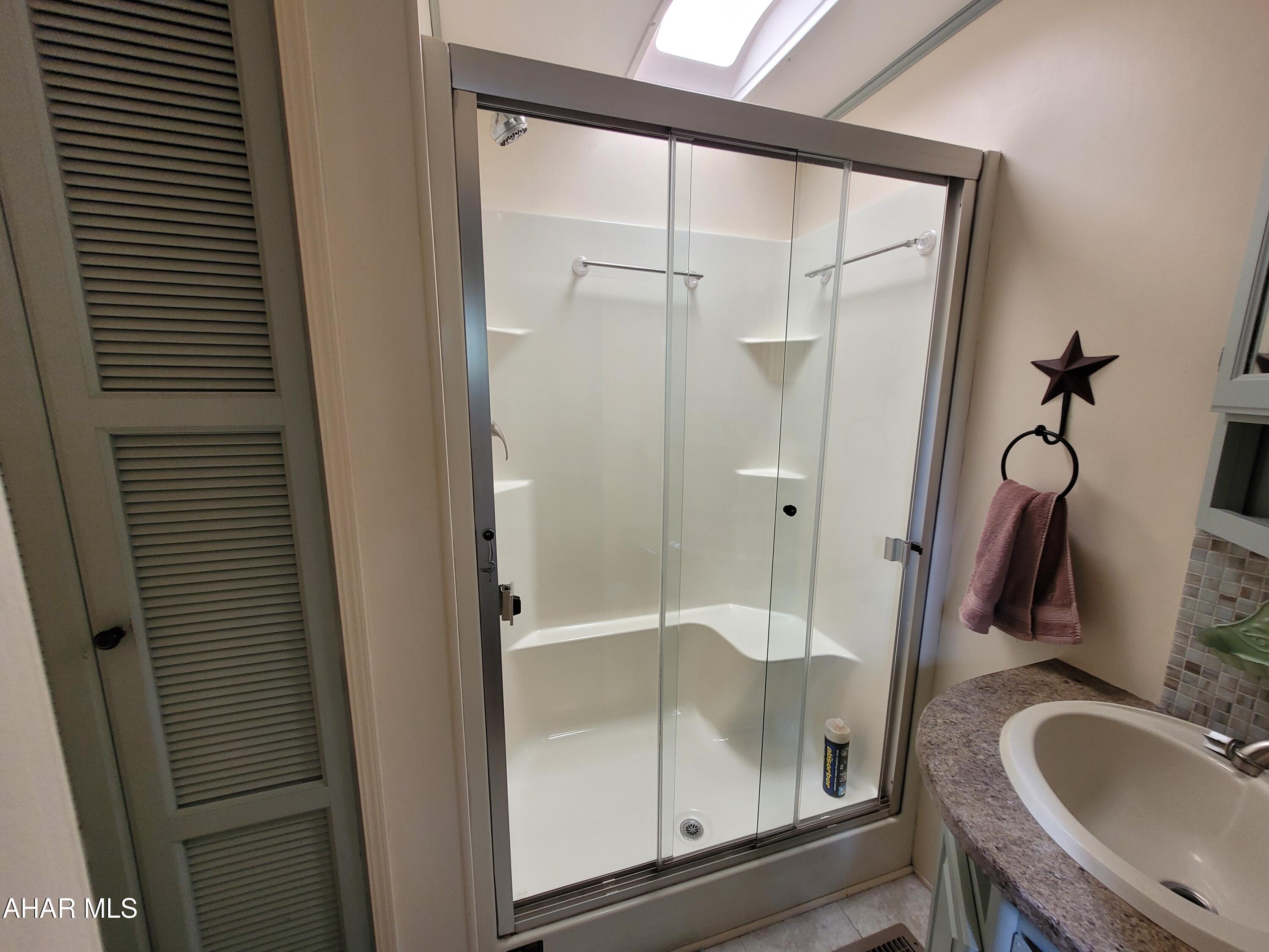 Glendale Yearound - Residential