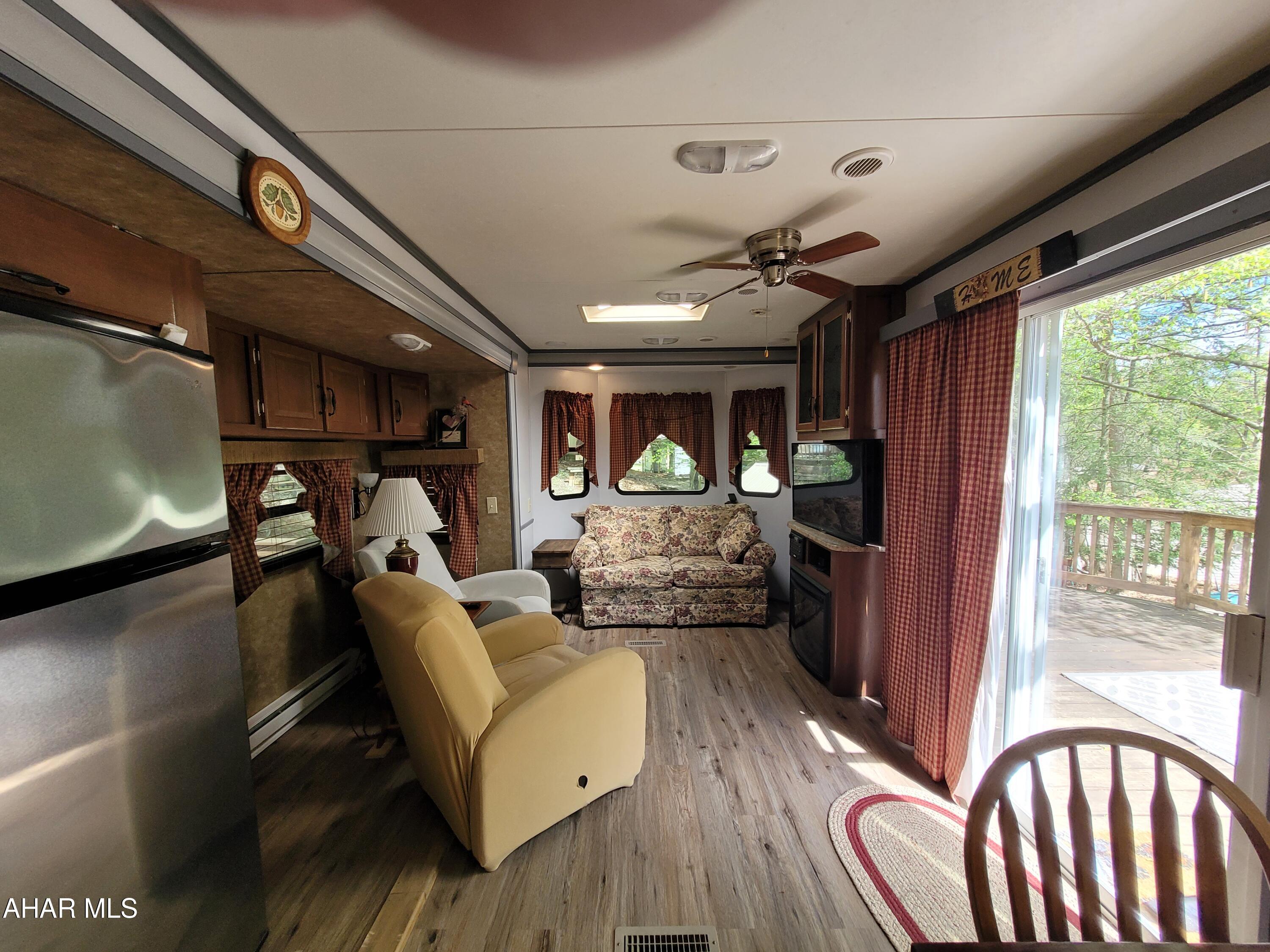 Glendale Yearound - Residential