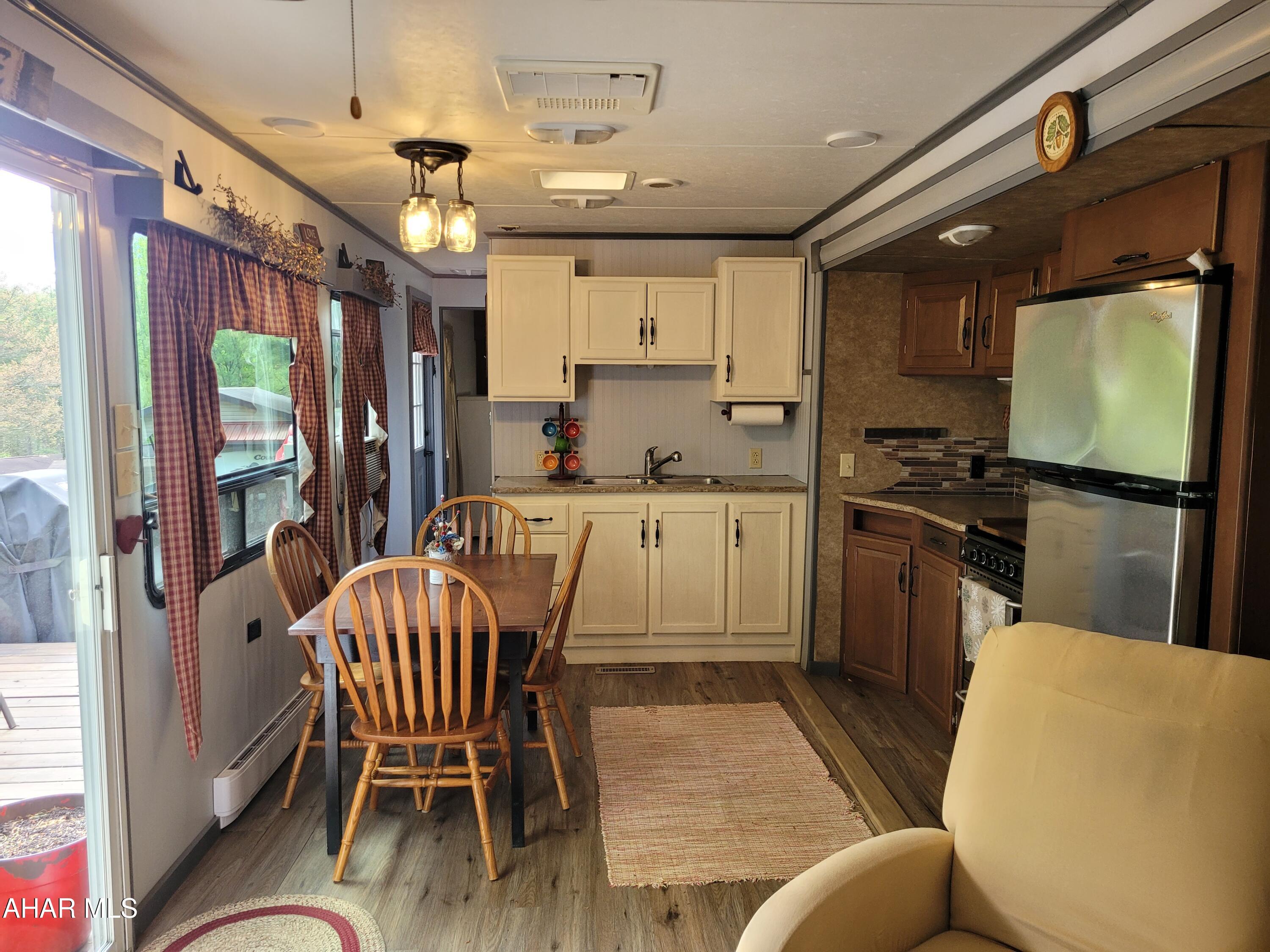 Glendale Yearound - Residential