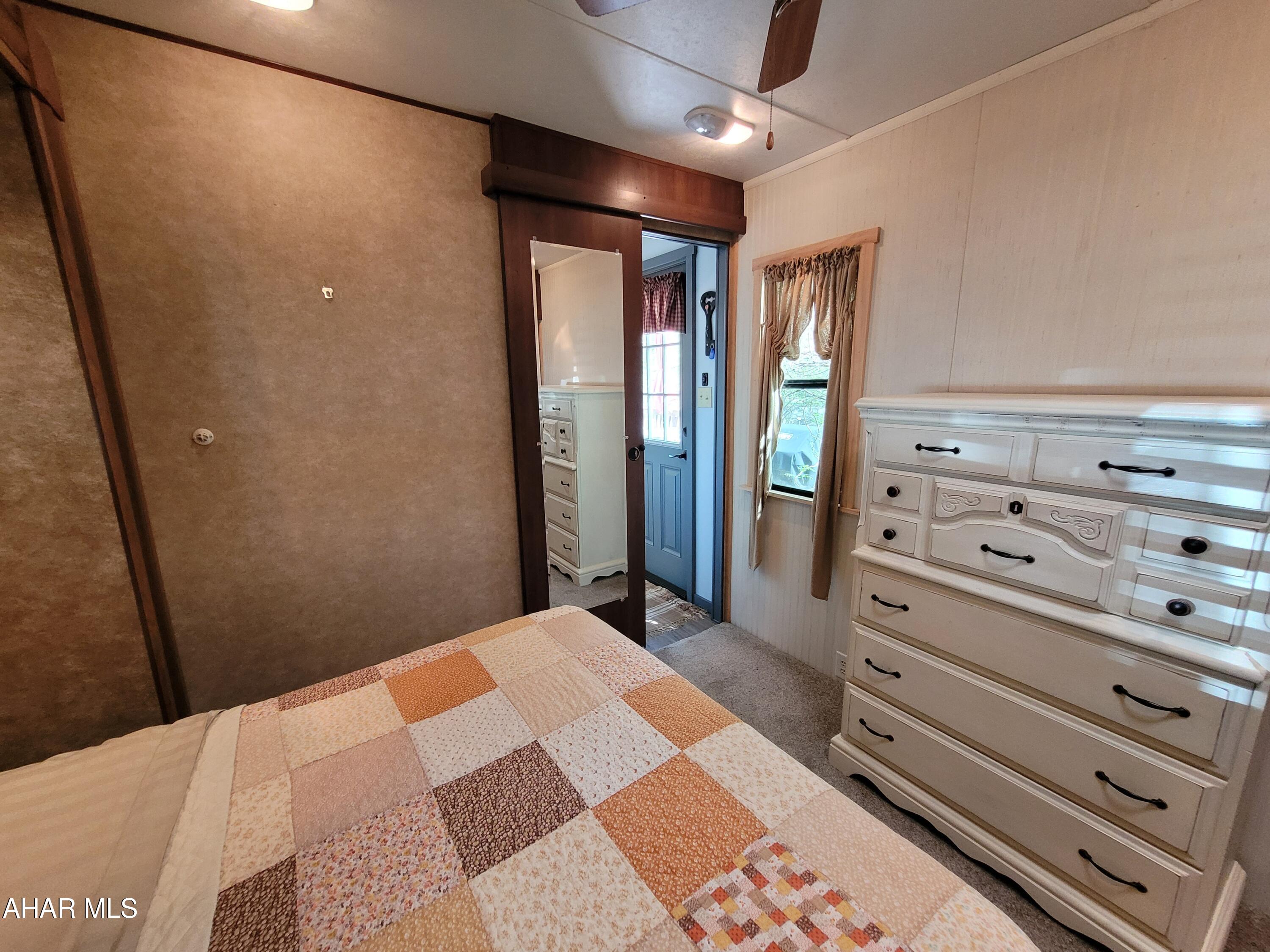 Glendale Yearound - Residential