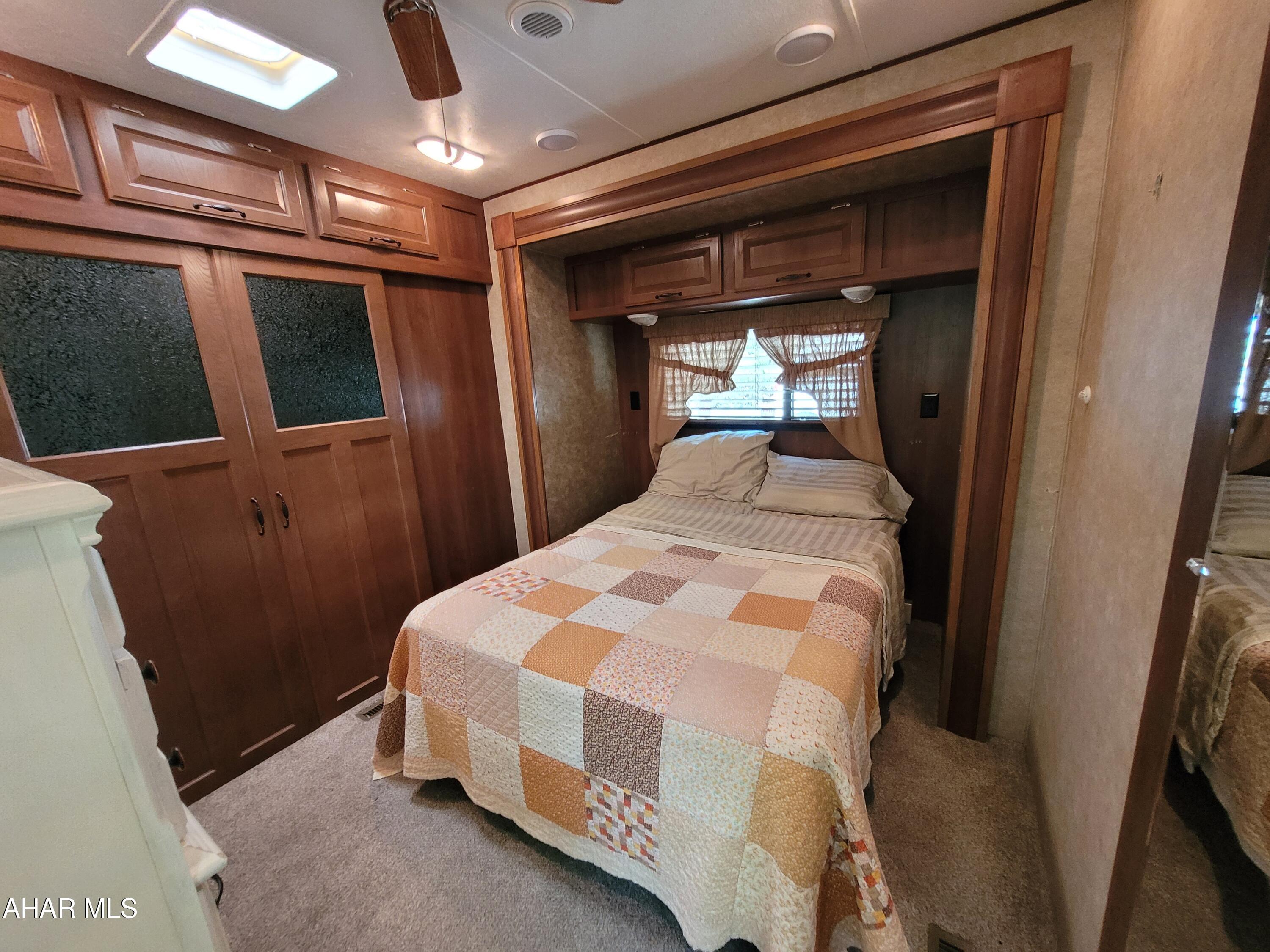 Glendale Yearound - Residential