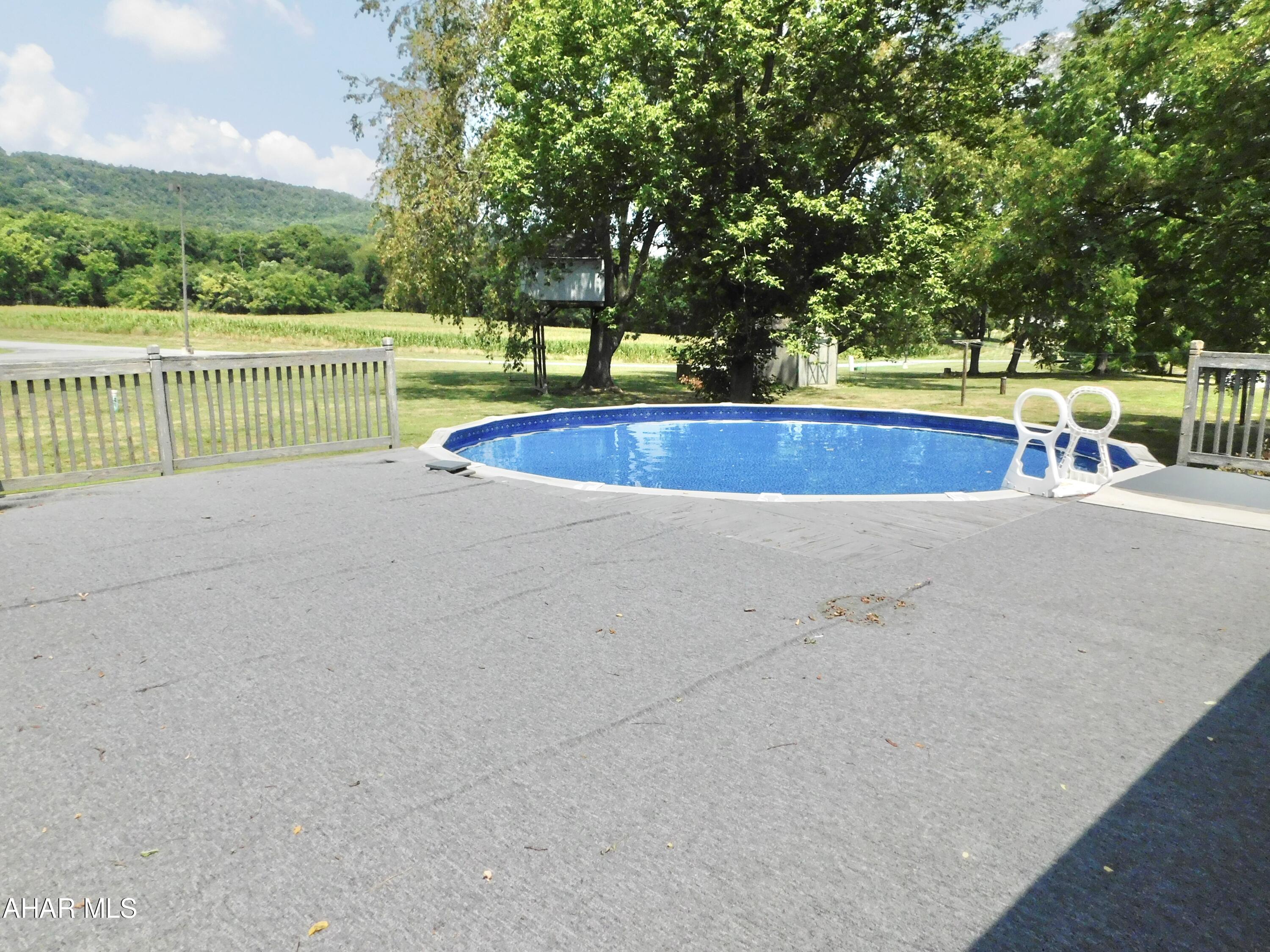 Hawthorne Manor - Residential