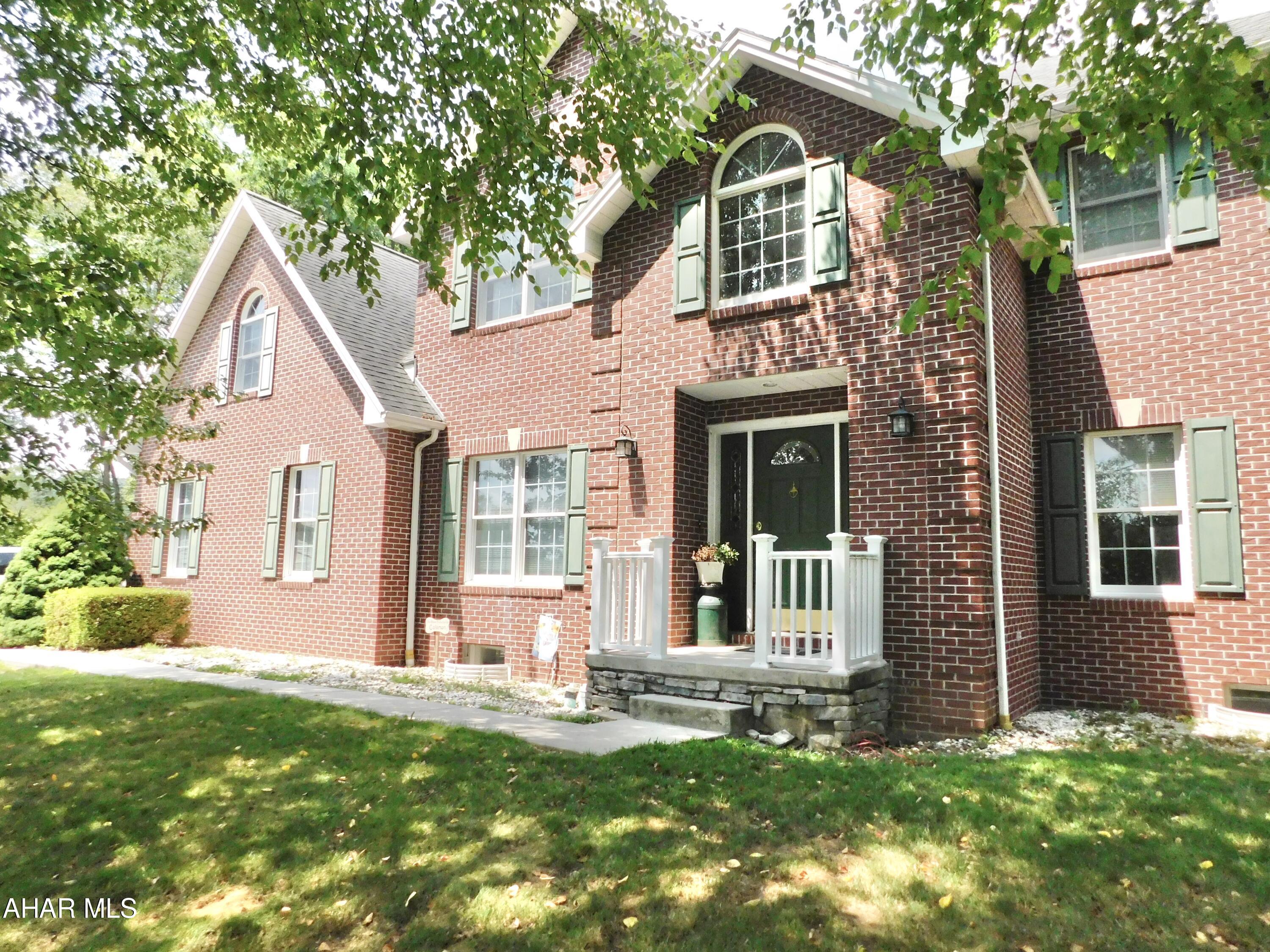 Hawthorne Manor - Residential