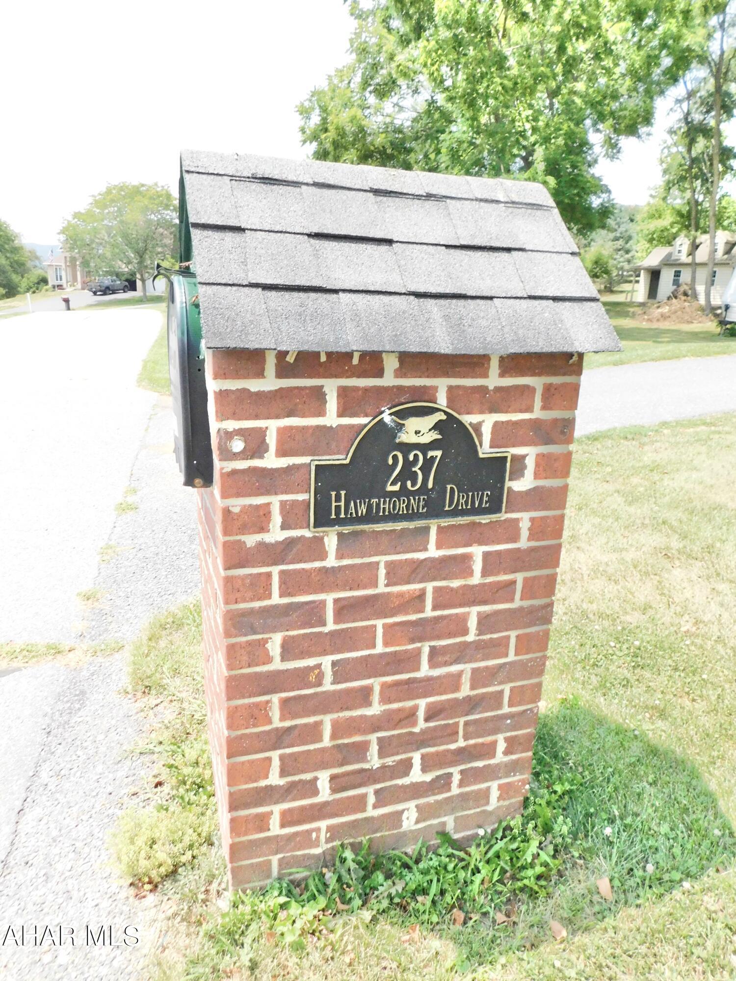 Hawthorne Manor - Residential