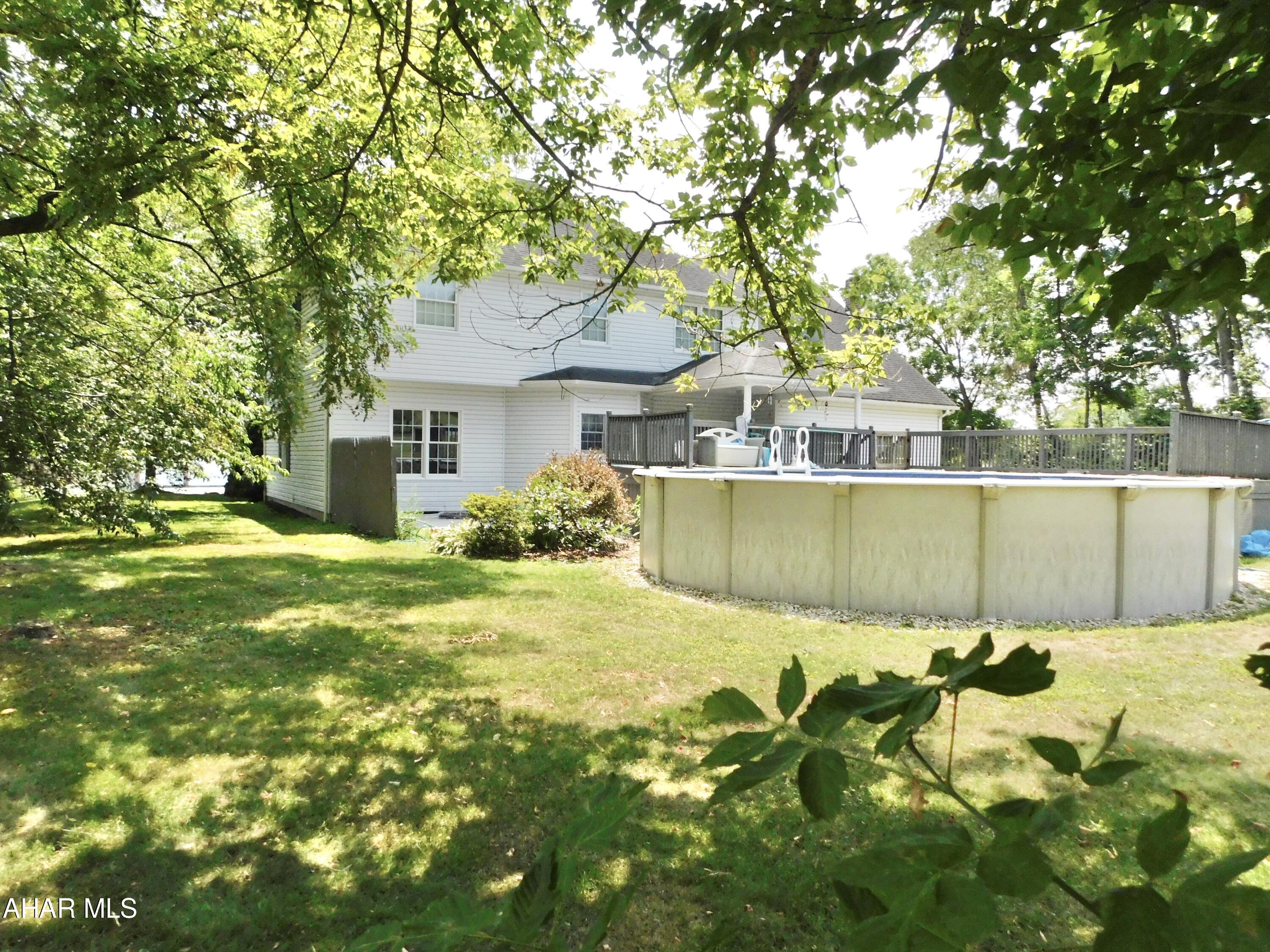 Hawthorne Manor - Residential