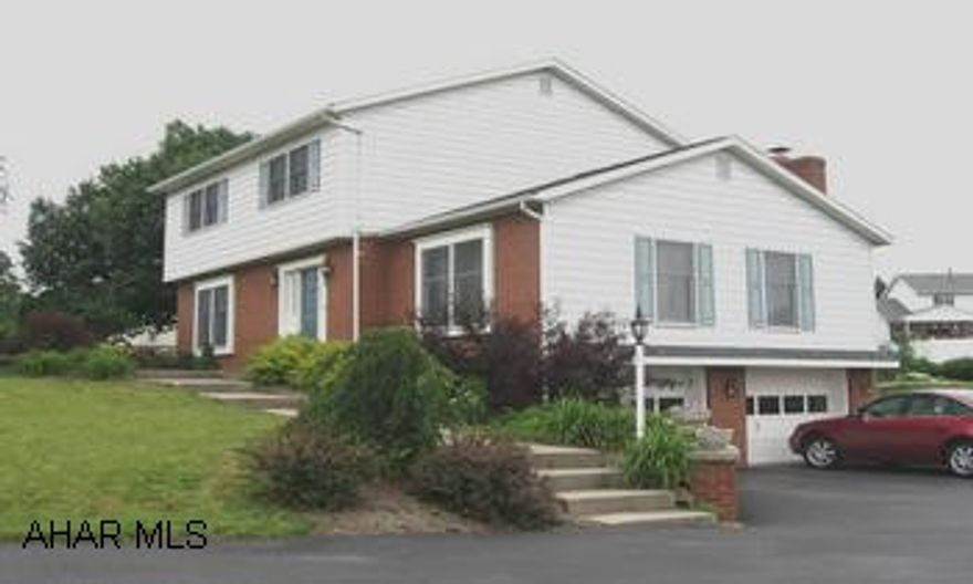 Great home in the Brentwood area. 4 BR, 2.5 BA, large FR w/FP, new kitchen w/white cabinets, new carpet, C/A, new water heater, covered patio, corner lot, & 2 car garage. Great view! Move-in condition! Great home with room to grow in the Brentwood area. 4 BR, 2.5 BA, large FR w/FP, new kitchen w/white cabinets, 1st fl. laundry, central air, new carpet throughout, new water heater, new landscaping, covered patio, corner lot, and 2 car garage. Great view! Move-in condition!