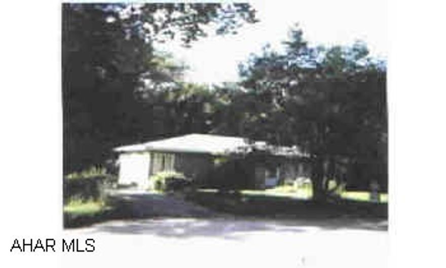 Great Location in Eldorado. Private dead end street. Hardwood floors. Large lot 75x225. Built in 1957. Great Location in Eldorado. Private dead end street. Hardwood floors. Large lot 75x225. Built in 1957.