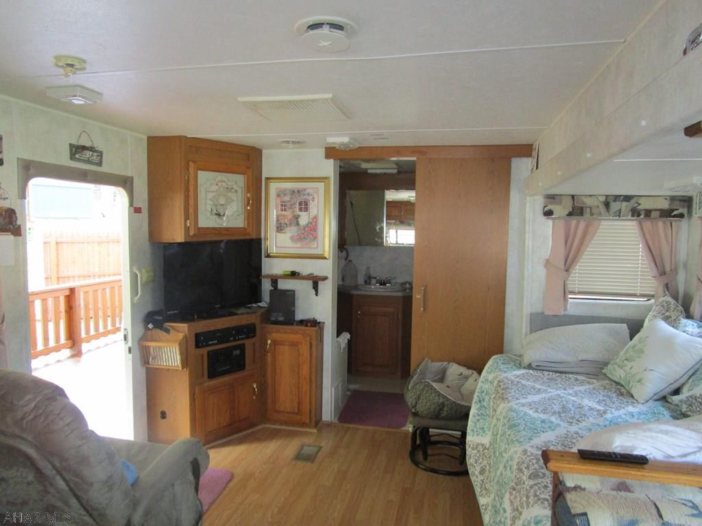 Glendale Yearound - Residential