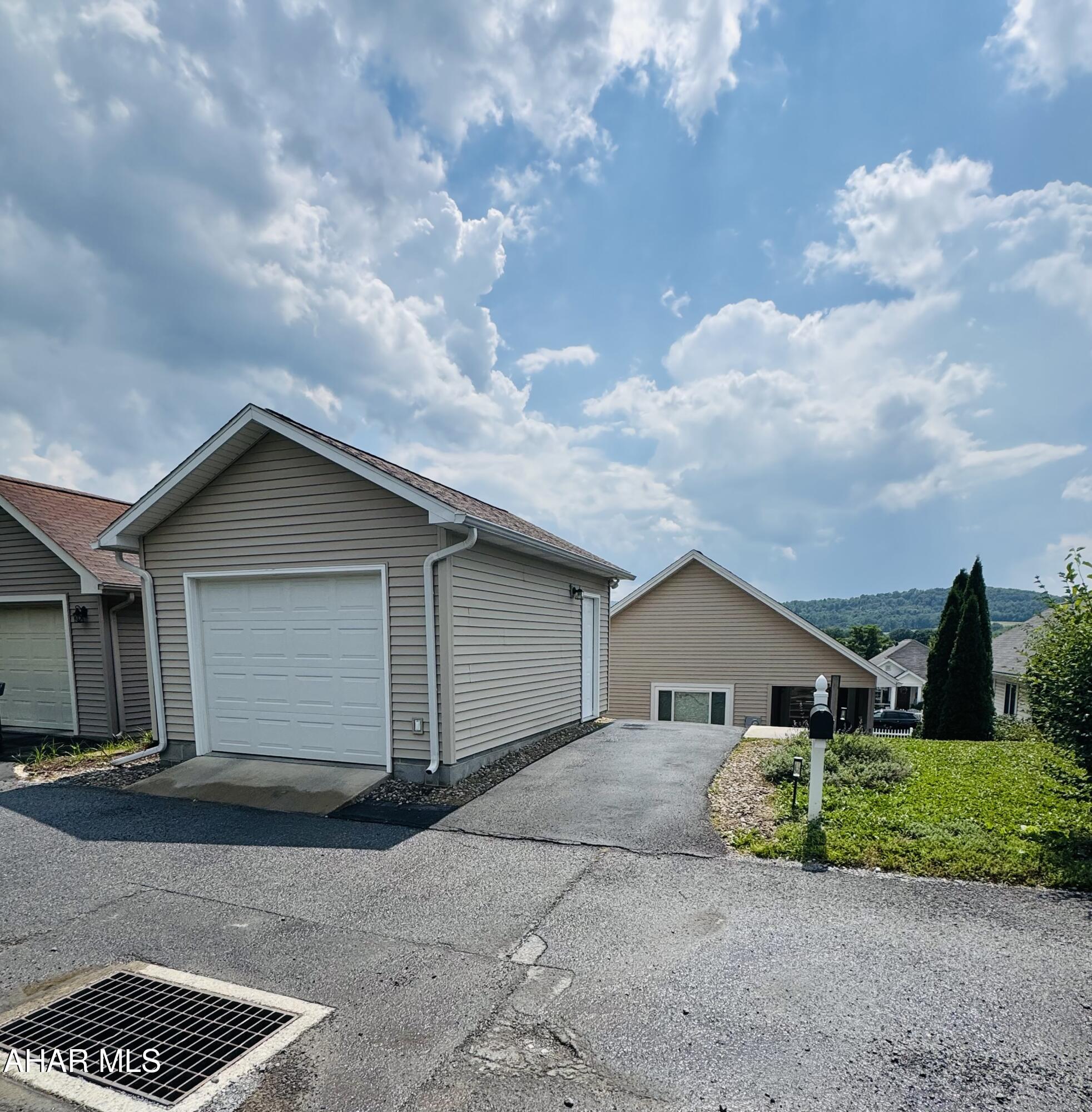 Holiday Hills - Residential