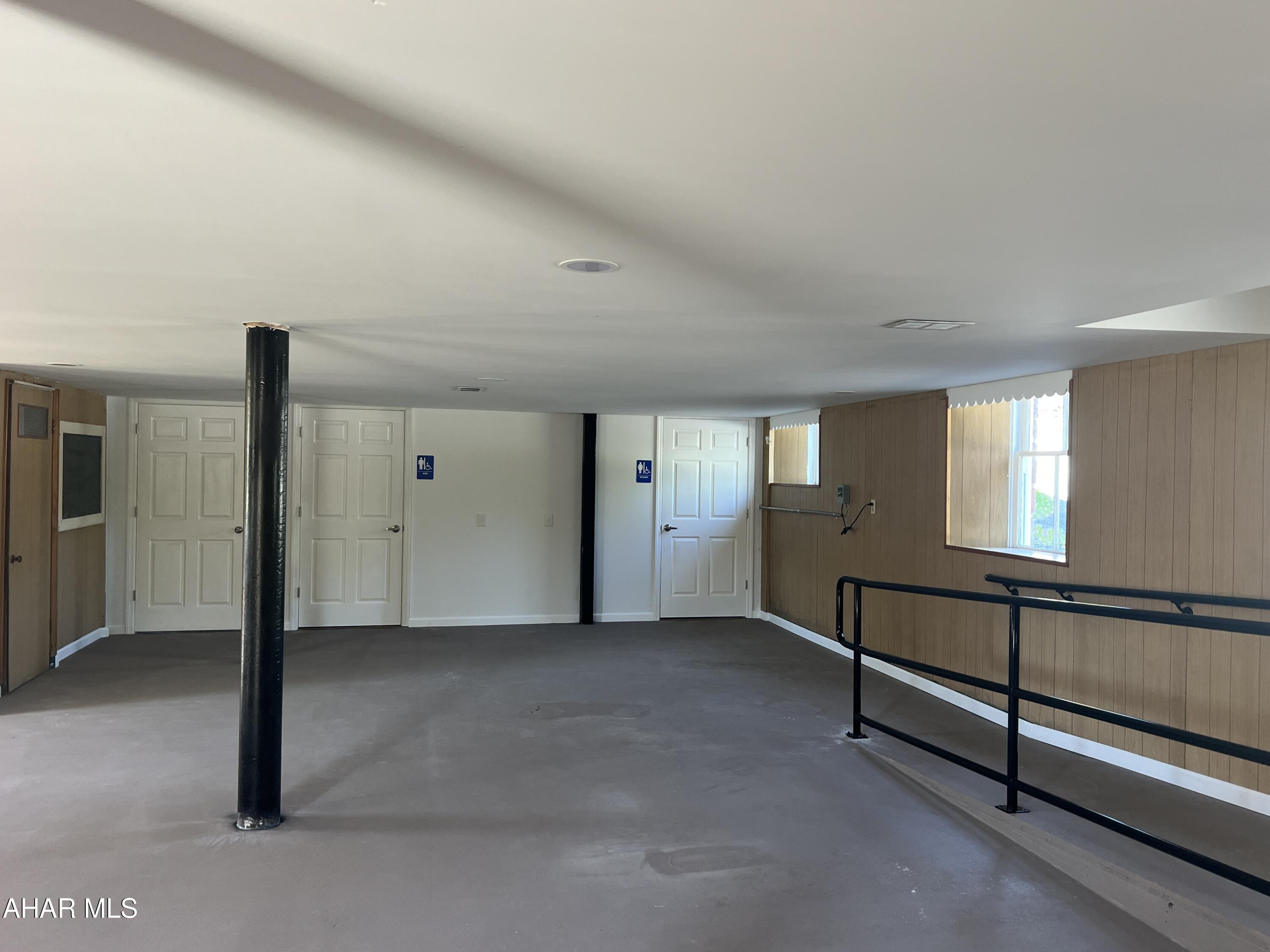 Canoe Creek - Commercial Sale