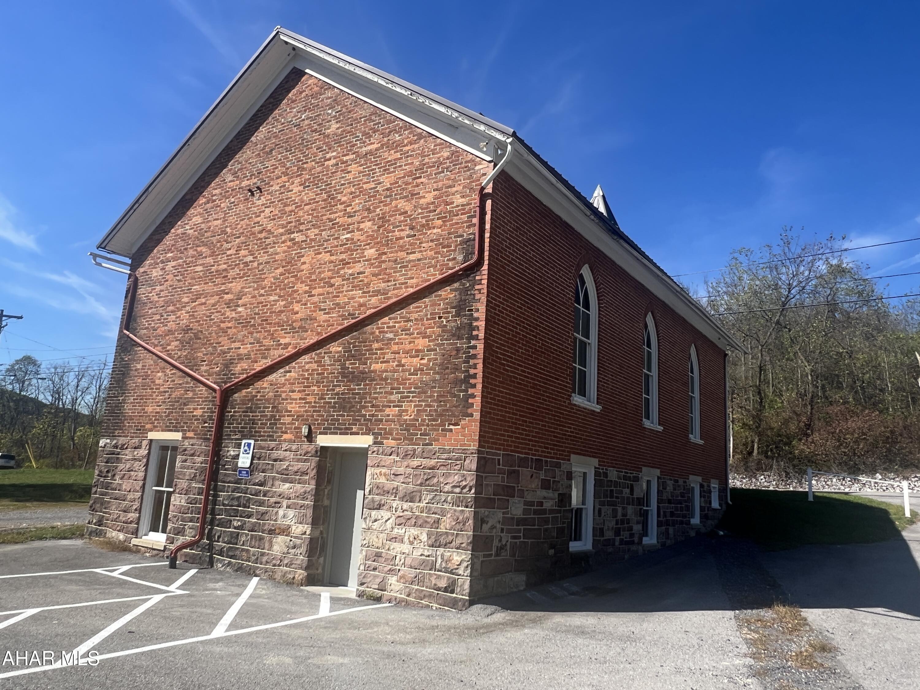 Canoe Creek - Commercial Sale