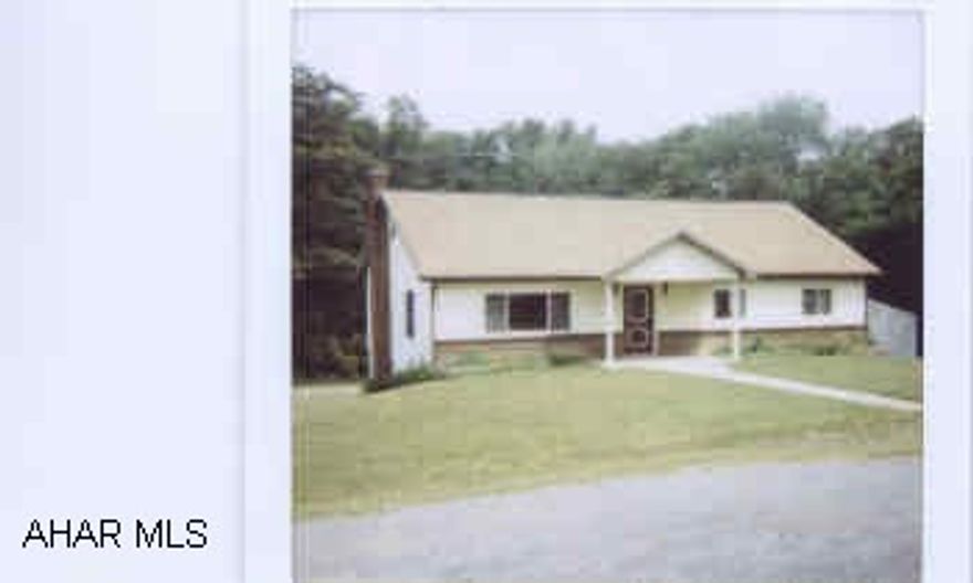 1 1/2 STY HOUSE. 2 CAR GAR IS NOT ON PROP. NICE 4-BR HOUSE W/LGE EAT IN KIT, PLASTER WALLS & OAK KITCHEN & TRIM.