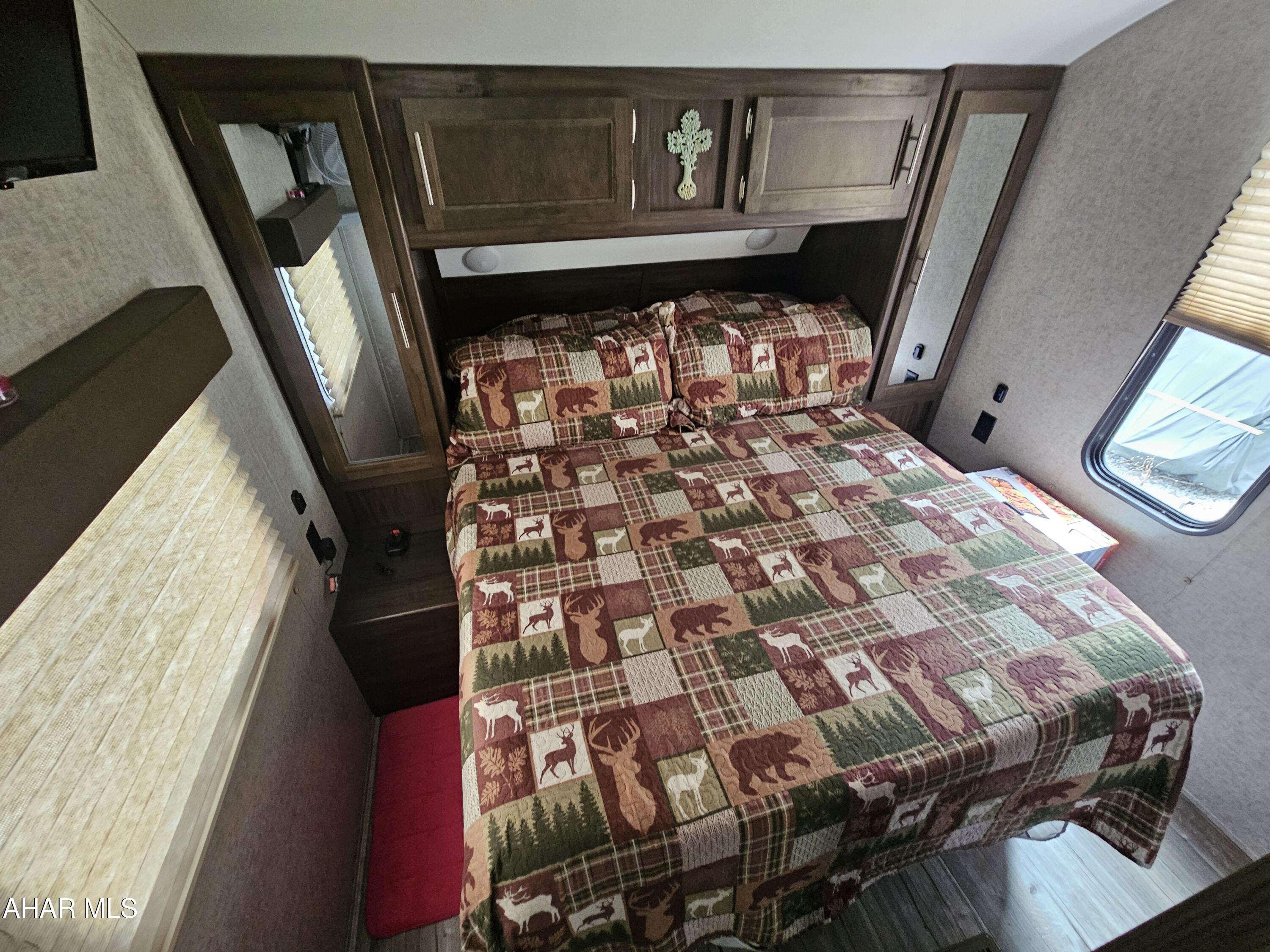 Glendale Yearound - Residential