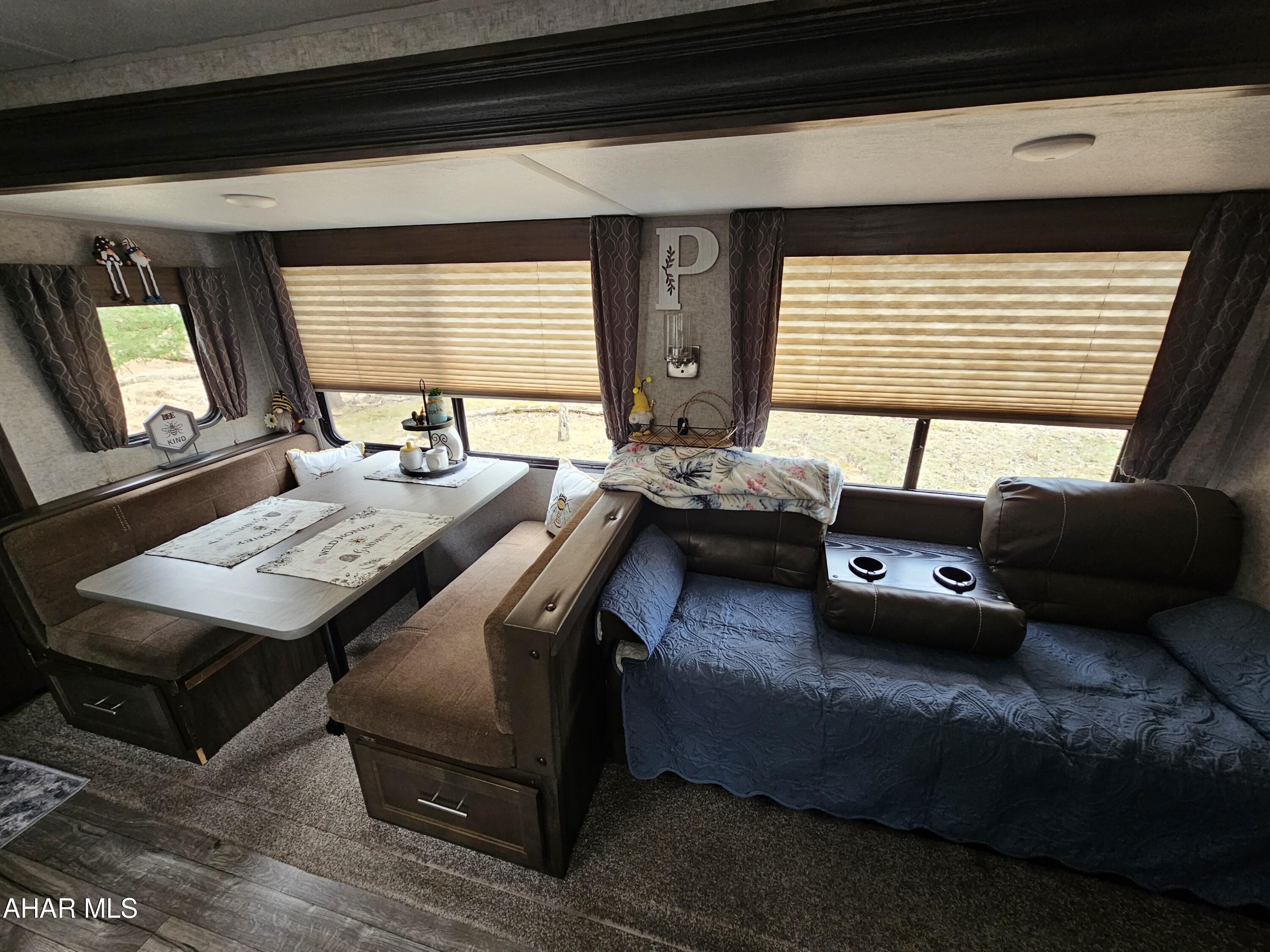 Glendale Yearound - Residential